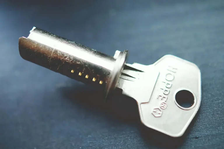 BS 3621 and TS 007 locks explained – euro cylinder lock and key, Locksmith Hucknall guide to what insurance approved means for homes in Hucknall