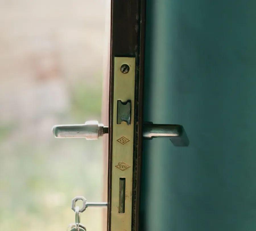 Open door showing the locking edge and handle – checking for lock repair or replacement in Hucknall with the door open, Locksmith Hucknall